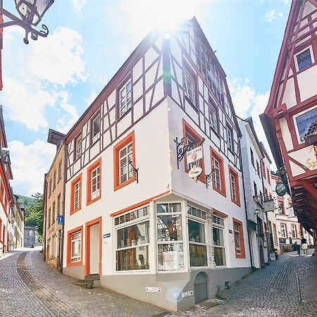 Fachwerkperle Am Historischen Marktplatz แบร์นคาสเทล-คืสท์ ภายนอก รูปภาพ